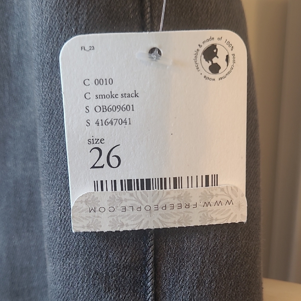 Free People Women's Just Float On Flare Leg Jeans Dark Gray Size 26 NWT - Picture 3 of 4